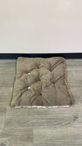 Load image into Gallery viewer, The Heritage Wooden Bed